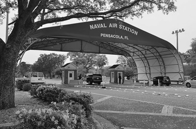美国佛罗里达州彭萨科拉海军航空站大门（资料图）。